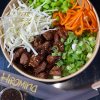 135. Poké Bowl met beef teriyaki